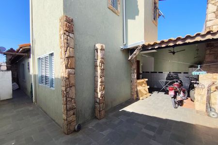 Casa à venda com 131m², 5 quartos e 1 vaga Casa à venda com 131m², 5 quartos e 1 vagaÁrea gourmet