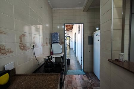 Casa à venda com 131m², 5 quartos e 1 vaga Casa à venda com 131m², 5 quartos e 1 vagaCozinha