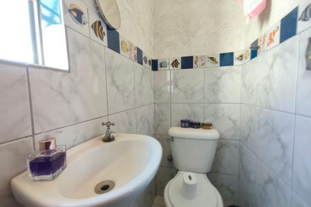 Casa à venda com 131m², 5 quartos e 1 vaga Casa à venda com 131m², 5 quartos e 1 vagaBanheiro Social