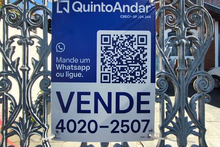 Casa à venda com 131m², 5 quartos e 1 vaga Casa à venda com 131m², 5 quartos e 1 vagaPLACA INSTALADA NA FACHADA