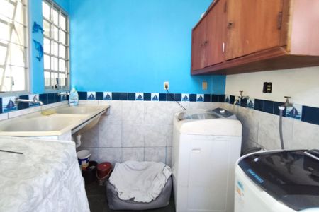 Casa à venda com 131m², 5 quartos e 1 vaga Casa à venda com 131m², 5 quartos e 1 vagaÁrea de Serviço