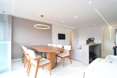 Apartamento à venda com 74m², 3 quartos e 1 vagaSala/Cozinha