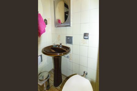 Casa à venda com 158m², 3 quartos e 2 vagasBanheiro Social