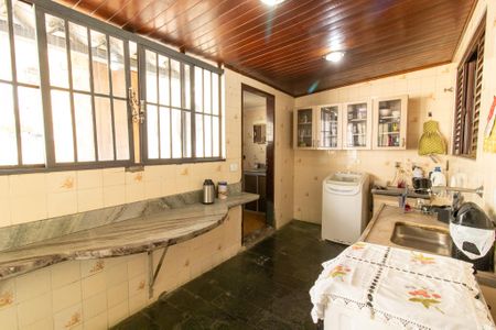 Casa à venda com 158m², 3 quartos e 2 vagasÁrea de Serviço