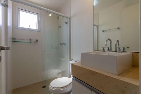 Apartamento à venda com 73m², 2 quartos e 2 vagasBanheiro da Suíte