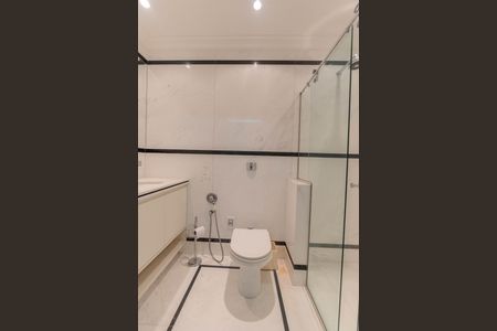 Apartamento à venda com 400m², 4 quartos e 1 vagaBanheiro da Suíte 2