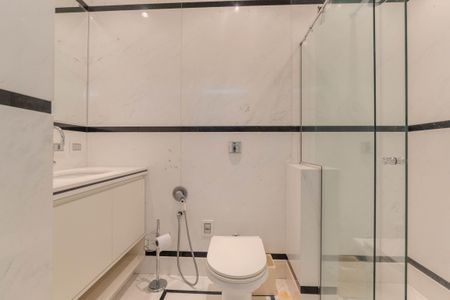 Apartamento à venda com 400m², 4 quartos e 1 vagaBanheiro da Suíte 2