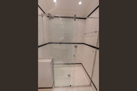 Apartamento à venda com 400m², 4 quartos e 1 vagaBanheiro da Suíte 2