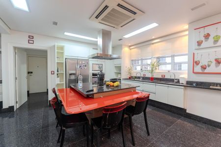 Apartamento à venda com 400m², 4 quartos e 1 vagaCozinha