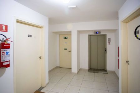 Apartamento à venda com 59m², 2 quartos e 1 vagaÁrea comum - Hall de entrada
