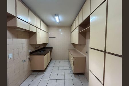 Apartamento à venda com 102m², 3 quartos e 2 vagasCozinha