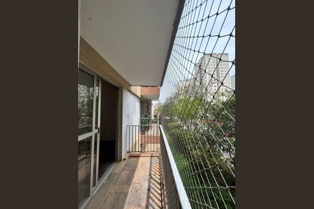 Apartamento à venda com 102m², 3 quartos e 2 vagasVaranda