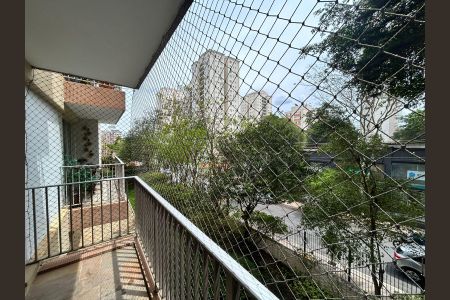 Apartamento à venda com 102m², 3 quartos e 2 vagasVaranda