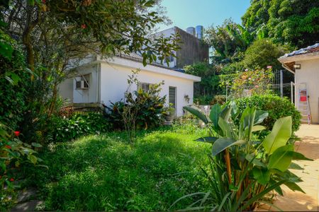 Casa para alugar com 740m², 4 quartos e 3 vagasQuintal