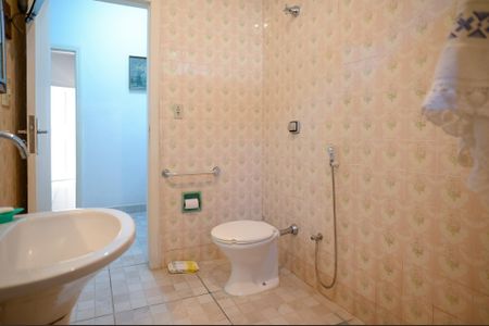 Casa para alugar com 740m², 4 quartos e 3 vagasBanheiro Social