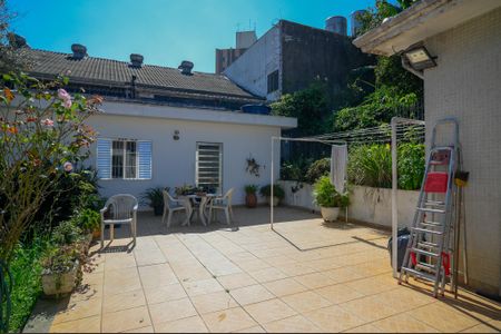 Casa para alugar com 740m², 4 quartos e 3 vagasQuintal