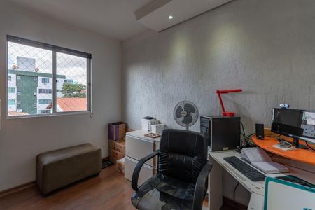 Apartamento à venda com 111m², 4 quartos e 1 vagaQuarto 2