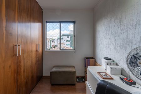 Apartamento à venda com 111m², 4 quartos e 1 vagaQuarto 2