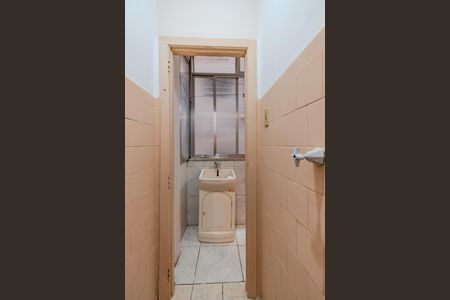 Apartamento à venda com 100m², 2 quartos e sem vaga Apartamento à venda com 100m², 2 quartos e sem vagaBanheiro de serviço