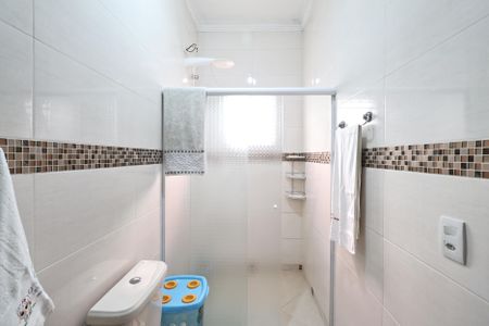 Casa à venda com 230m², 3 quartos e 5 vagasBanheiro da Suíte 2