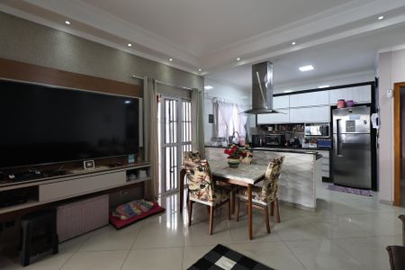 Casa à venda com 230m², 3 quartos e 5 vagasSala