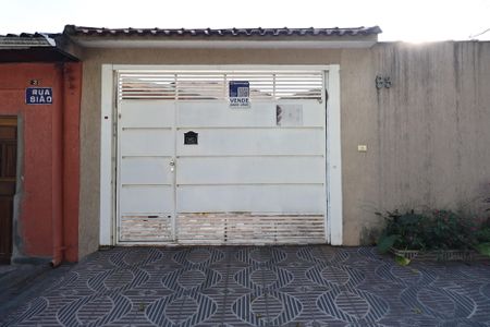 Casa à venda com 230m², 3 quartos e 5 vagasFachada e plaquinha