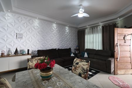 Casa à venda com 230m², 3 quartos e 5 vagasSala