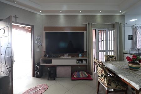 Casa à venda com 230m², 3 quartos e 5 vagasSala