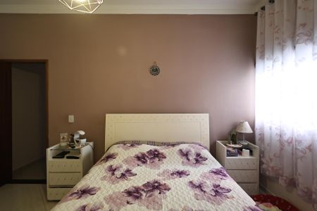 Casa à venda com 230m², 3 quartos e 5 vagasSuíte 1