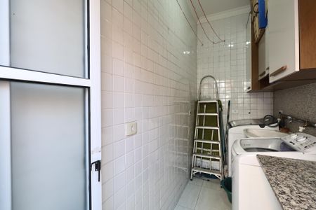 Casa à venda com 230m², 3 quartos e 5 vagasÁrea de Serviço