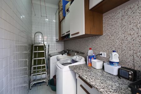 Casa à venda com 230m², 3 quartos e 5 vagasÁrea de Serviço