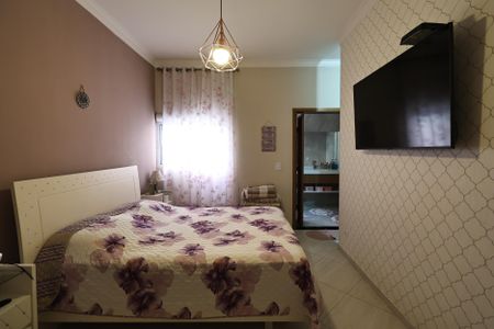 Casa à venda com 230m², 3 quartos e 5 vagasSuíte 1