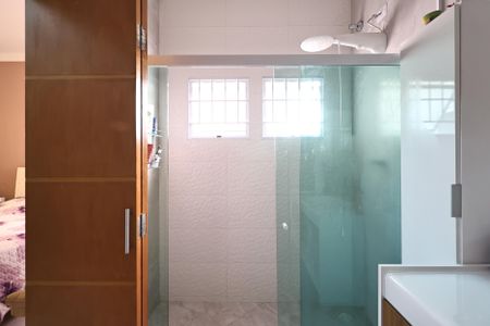 Casa à venda com 230m², 3 quartos e 5 vagasBanheiro da Suíte 1