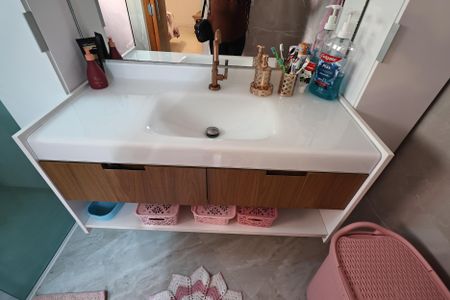 Casa à venda com 230m², 3 quartos e 5 vagasBanheiro da Suíte 1