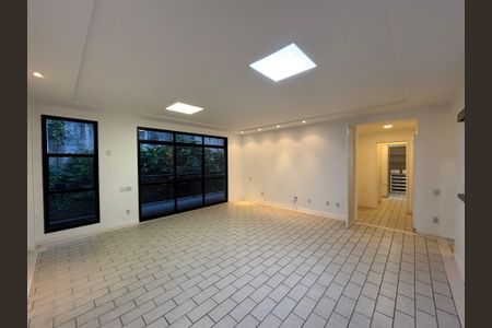 Apartamento à venda com 147m², 3 quartos e 1 vaga Apartamento à venda com 147m², 3 quartos e 1 vagaSala