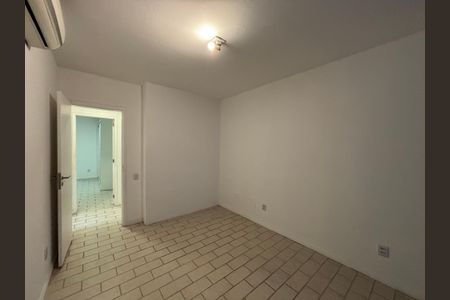 Apartamento à venda com 147m², 3 quartos e 1 vaga Apartamento à venda com 147m², 3 quartos e 1 vagaQuarto 2