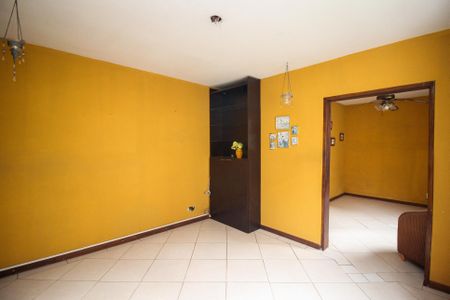 Apartamento à venda com 67m², 2 quartos e sem vagaSala