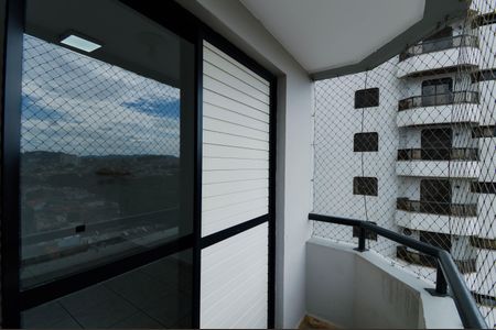 Apartamento à venda com 75m², 3 quartos e 2 vagasVaranda da Suíte