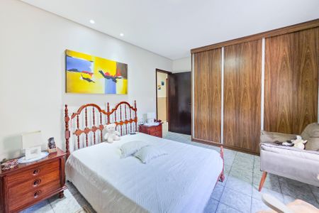 Casa para alugar com 220m², 5 quartos e 6 vagasQuarto 