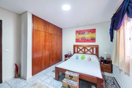 Casa para alugar com 220m², 5 quartos e 6 vagasSuíte