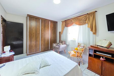 Casa para alugar com 220m², 5 quartos e 6 vagasQuarto 2