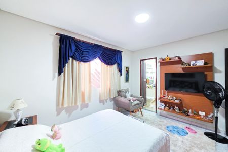 Casa para alugar com 220m², 5 quartos e 6 vagasSuíte