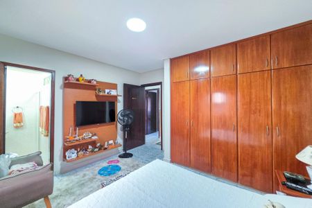 Casa para alugar com 220m², 5 quartos e 6 vagasSuíte