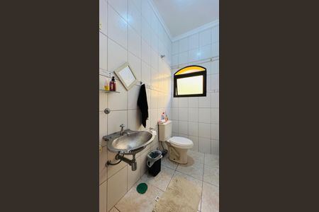 Casa à venda com 181m², 3 quartos e 2 vagasLavabo