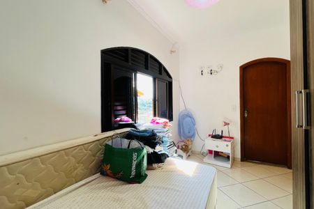 Casa à venda com 181m², 3 quartos e 2 vagasSuíte 2