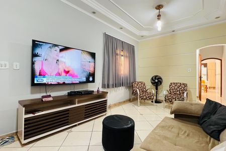 Casa à venda com 181m², 3 quartos e 2 vagasSala