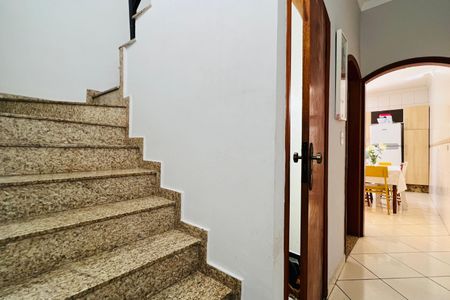 Casa à venda com 181m², 3 quartos e 2 vagasEscada