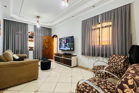 Casa à venda com 181m², 3 quartos e 2 vagasSala