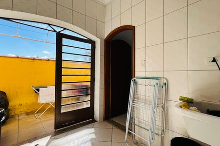 Casa à venda com 181m², 3 quartos e 2 vagasCozinha e Área de Serviço