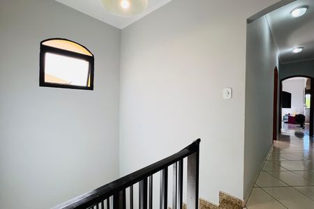 Casa à venda com 181m², 3 quartos e 2 vagasCorredor